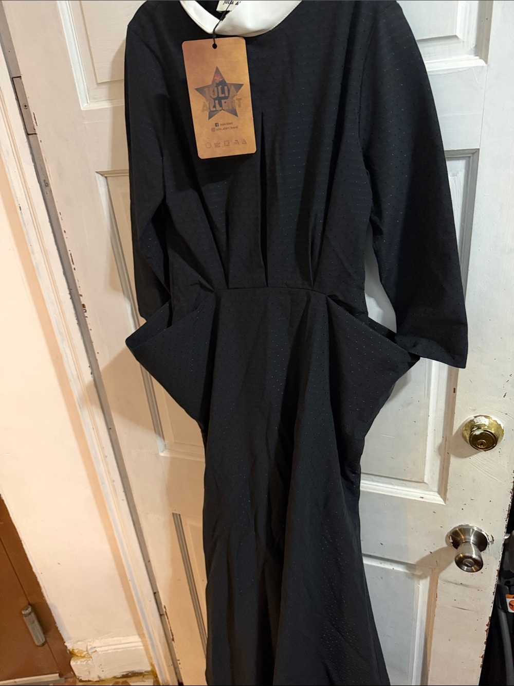 NWT Julia Allert Black Long-Sleeve Maxi Dress with Structured Waist- Small